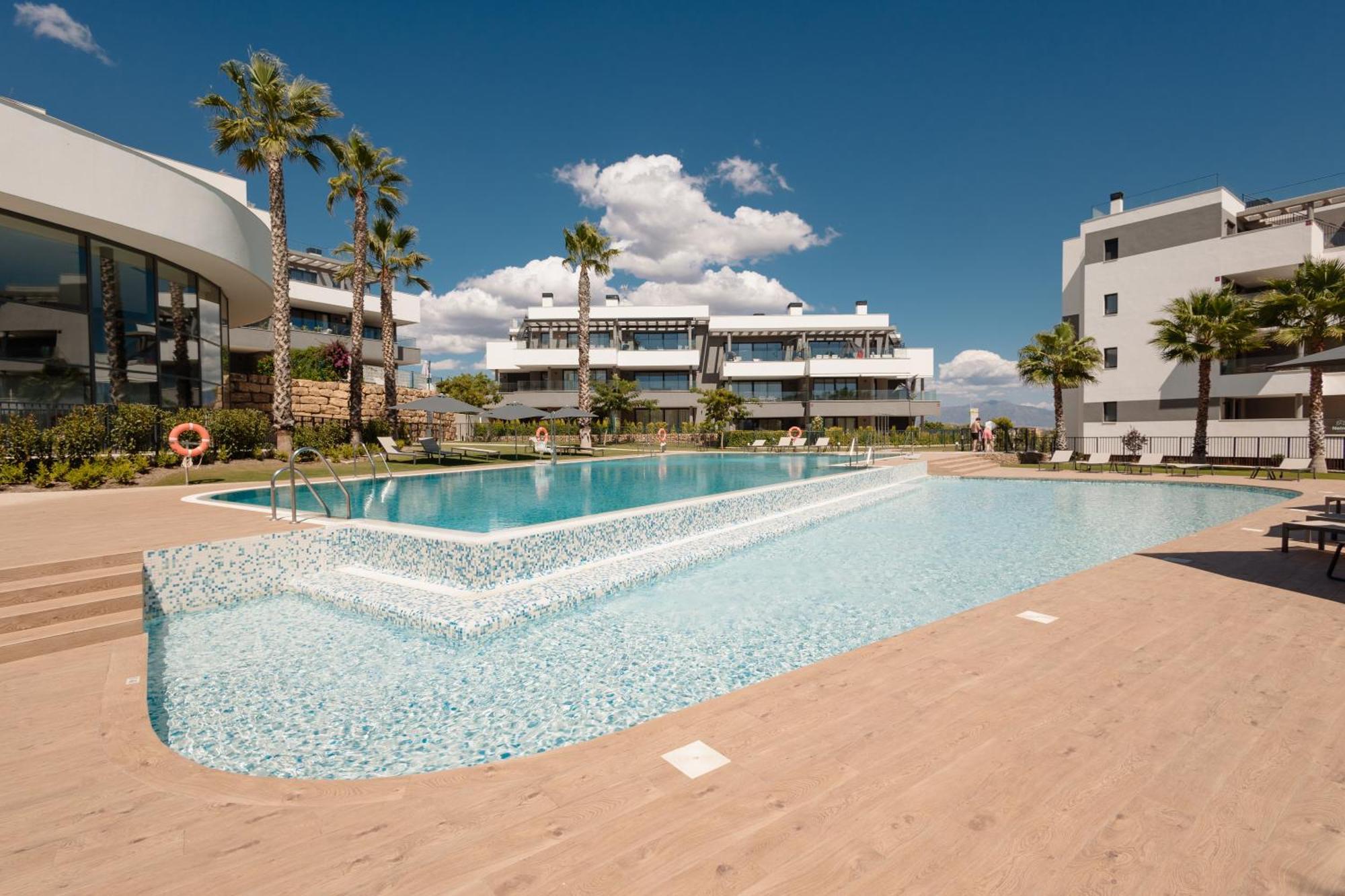 Luxurious 2 Bedroom Apartment Close To The Beach In Estepona Eksteriør billede