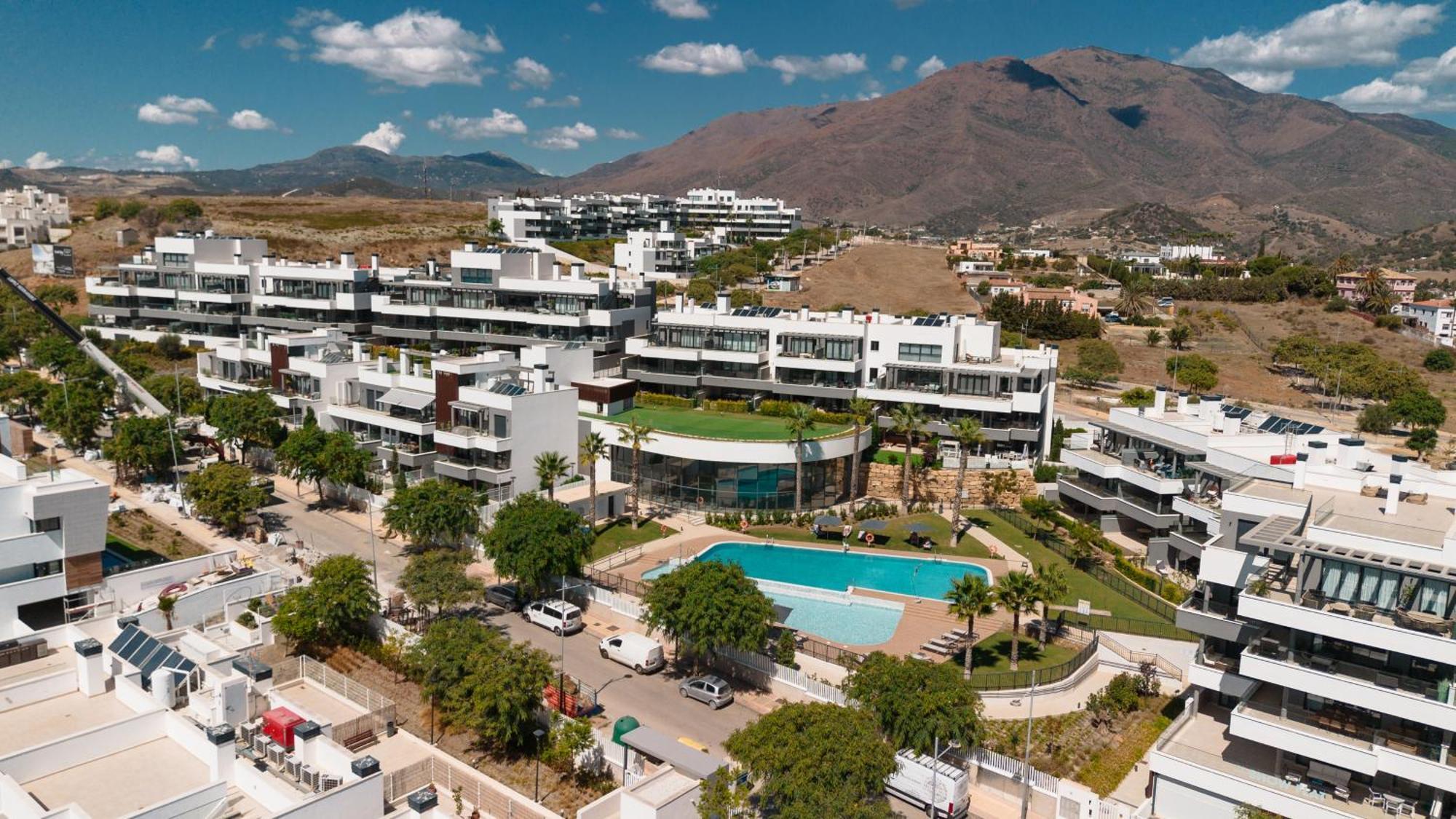 Luxurious 2 Bedroom Apartment Close To The Beach In Estepona Eksteriør billede