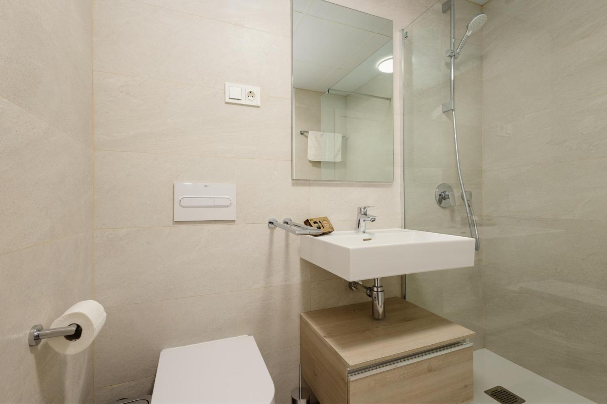 Luxurious 2 Bedroom Apartment Close To The Beach In Estepona Eksteriør billede