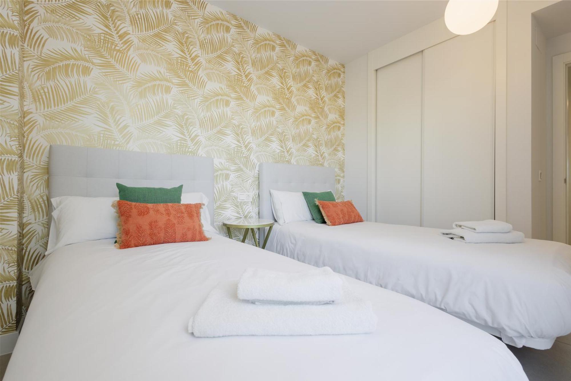 Luxurious 2 Bedroom Apartment Close To The Beach In Estepona Eksteriør billede