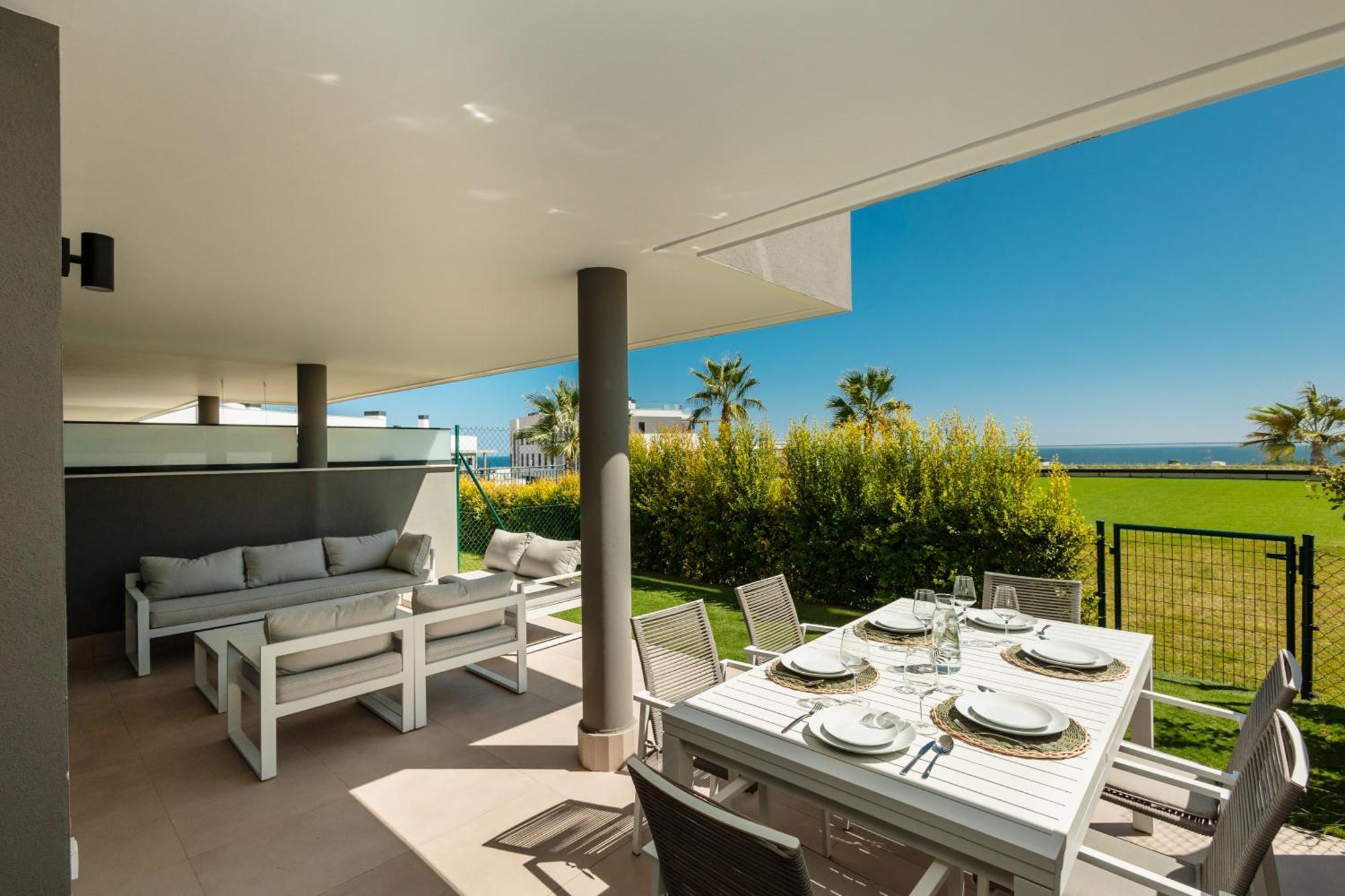 Luxurious 2 Bedroom Apartment Close To The Beach In Estepona Eksteriør billede